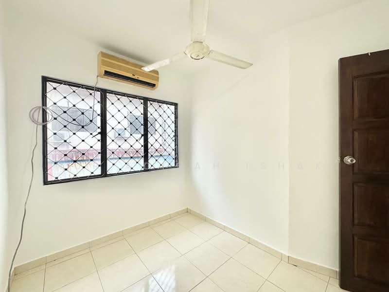 Rumah Teres untuk Dijual di Taman Segambut SPPK (Batu) - Nur Adibah Ishak - PropertyGuru.com.my