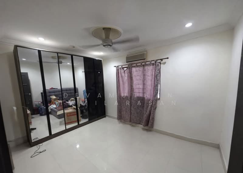 Rumah Teres 2 Tingkat untuk Dijual di Seksyen 1a (Petaling Jaya) - Devamuthan Tamilarasan - Bedroom - PropertyGuru.com.my
