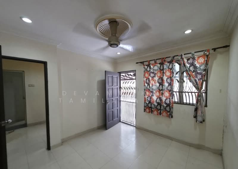 Rumah Teres 2 Tingkat untuk Dijual di Seksyen 1a (Petaling Jaya) - Devamuthan Tamilarasan - Bedroom - PropertyGuru.com.my