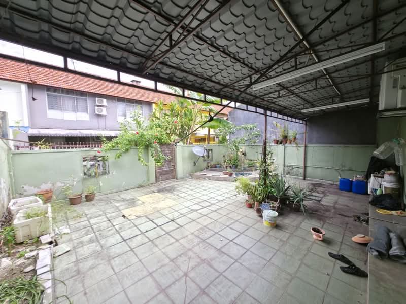 Rumah Teres 2 Tingkat untuk Dijual di Seksyen 1a (Petaling Jaya) - Devamuthan Tamilarasan - BackYard - PropertyGuru.com.my