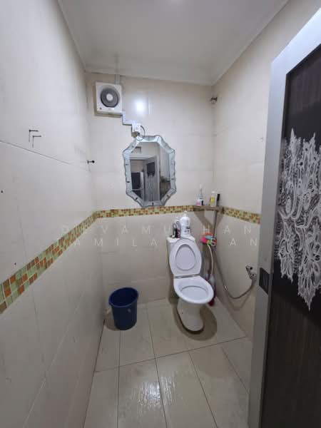 Rumah Teres 2 Tingkat untuk Dijual di Seksyen 1a (Petaling Jaya) - Devamuthan Tamilarasan - Bathroom - PropertyGuru.com.my