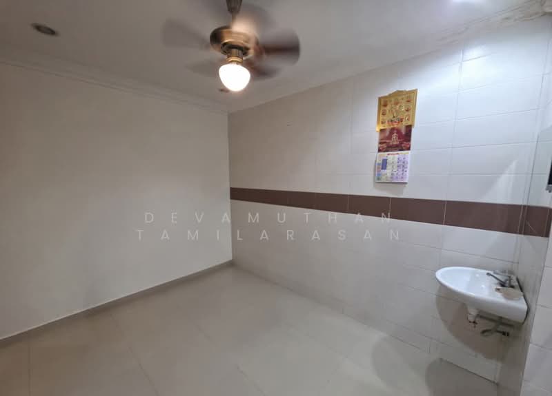 Rumah Teres 2 Tingkat untuk Dijual di Seksyen 1a (Petaling Jaya) - Devamuthan Tamilarasan - Dining Room - PropertyGuru.com.my