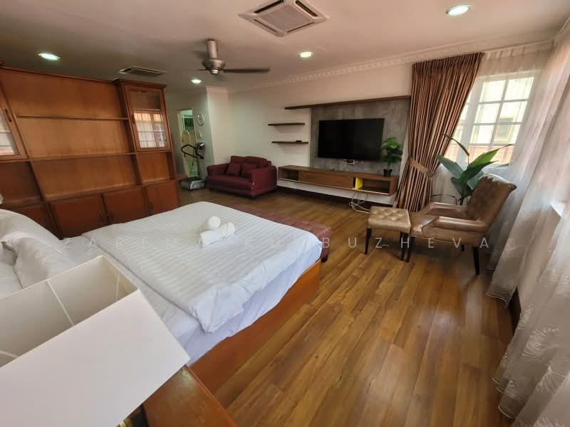 Bungalow for Sale in Taman Ampang Utama (Ampang) - Zarema Kulbuzheva - Bedroom - PropertyGuru.com.my
