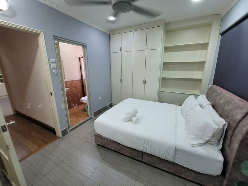Bungalow for Sale in Taman Ampang Utama (Ampang) - Zarema Kulbuzheva - Bedroom - PropertyGuru.com.my