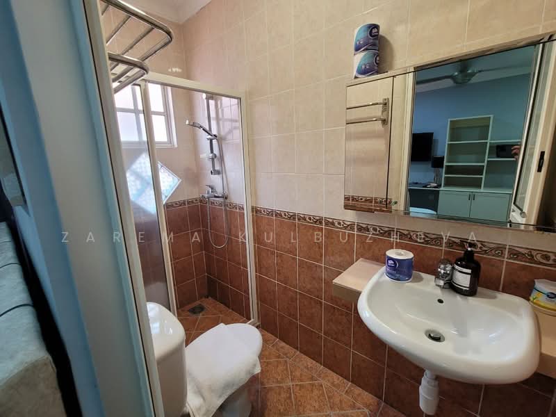 Bungalow for Sale in Taman Ampang Utama (Ampang) - Zarema Kulbuzheva - Bathroom - PropertyGuru.com.my