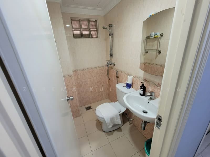 Bungalow for Sale in Taman Ampang Utama (Ampang) - Zarema Kulbuzheva - Bathroom - PropertyGuru.com.my