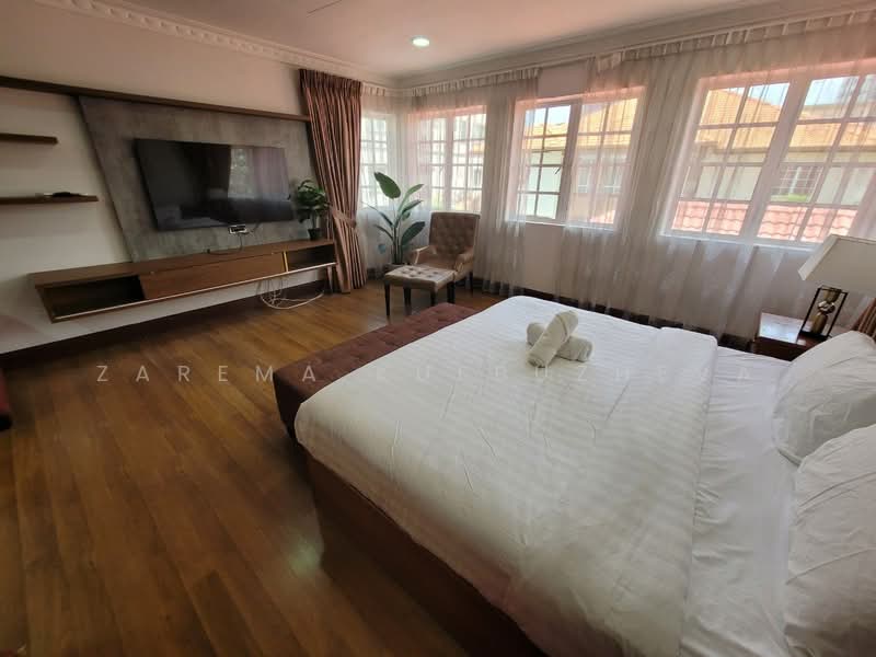 Bungalow for Sale in Taman Ampang Utama (Ampang) - Zarema Kulbuzheva - Bedroom - PropertyGuru.com.my