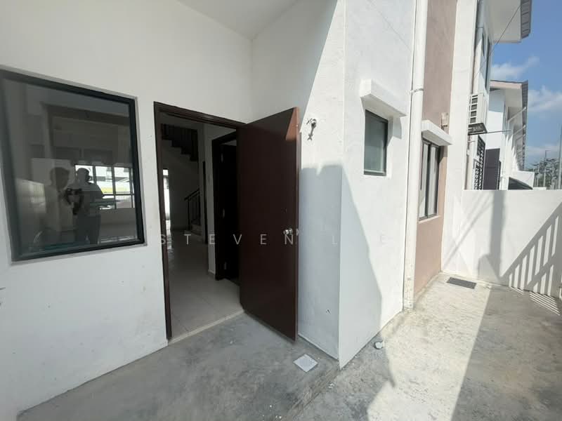 2-storey Terraced House for Sale in Rawang (Selangor) - Steven Lee - Entrance - PropertyGuru.com.my