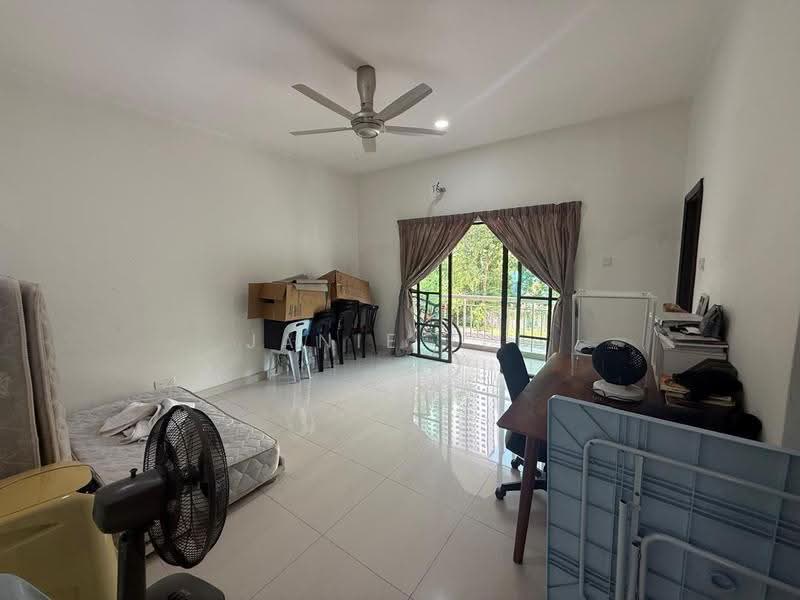 2.5-storey Terraced House for Sale in Taman Meranti Jaya (Puchong) - Janie Lee - Living Room - PropertyGuru.com.my