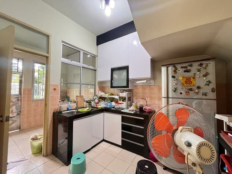 Rumah Teres 2 Tingkat untuk Dijual di Taman Gaya (Ulu Tiram) - Linz Soh - Kitchen - PropertyGuru.com.my