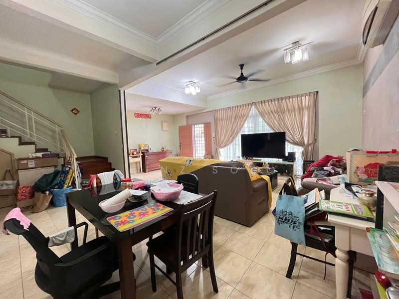 Rumah Teres 2 Tingkat untuk Dijual di Taman Gaya (Ulu Tiram) - Linz Soh - Living Room - PropertyGuru.com.my