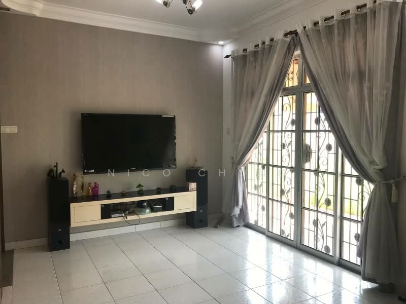 Semi-Detached House for Sale in Taman Pelangi Indah (Ulu Tiram) - Nico Chong - Living Room - PropertyGuru.com.my