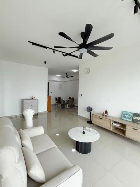 Servis Apartment untuk Disewa di Vista Tiara (MBW Bay) - Chuan Hong Kee - Living Room - PropertyGuru.com.my