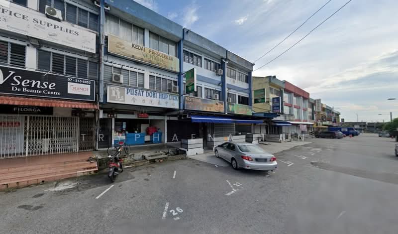 Kedai / Pejabat untuk Disewa di Taman Johor Jaya (Johor Bahru) - Tryphaena Tan - Exterior - PropertyGuru.com.my
