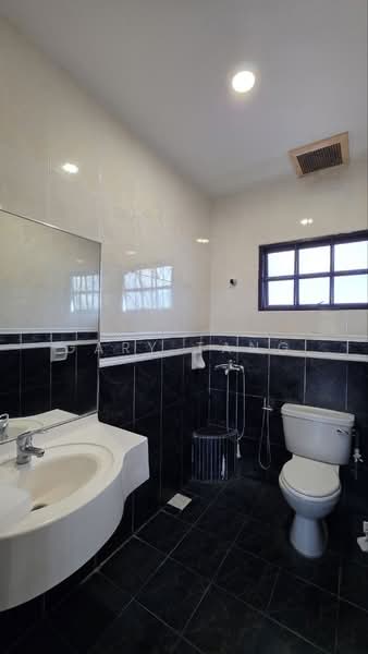 Semi-Detached House for Sale in Taman Mansion (Ipoh) - Gary Tang - Bathroom - PropertyGuru.com.my