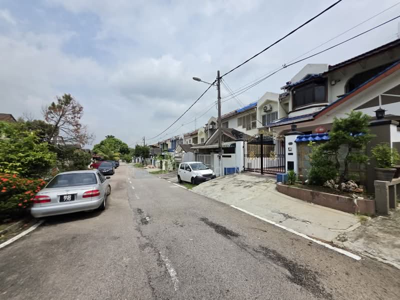 2-storey Terraced House for Sale in Taman Molek (Johor Bahru) - Min Kong - Exterior - PropertyGuru.com.my