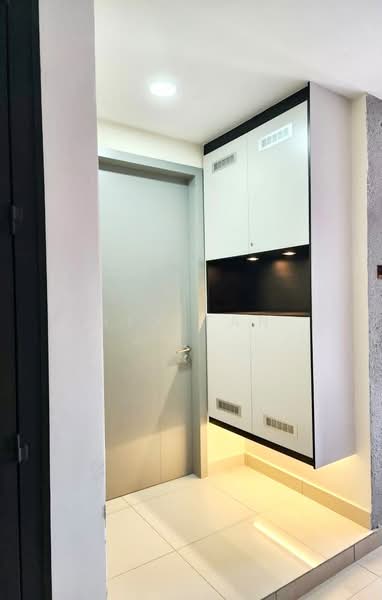 Servis Apartment untuk Disewa di The Era @ Duta North - Rex Tan - Entrance - PropertyGuru.com.my