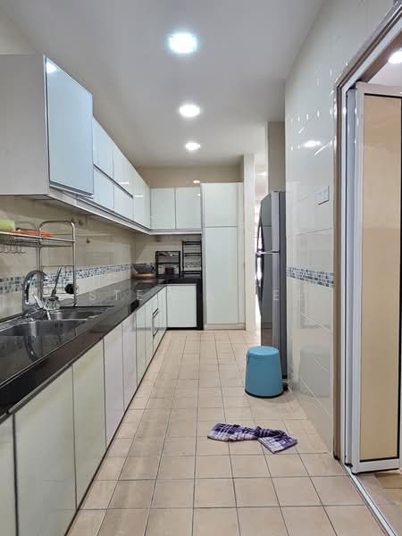 Rumah Teres untuk Disewa di Sungai Long (Bandar Sungai Long) - Stella Lee - Kitchen - PropertyGuru.com.my