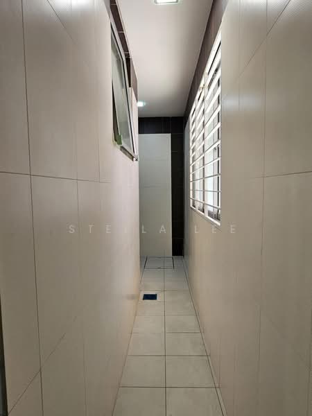 Rumah Teres untuk Disewa di Sungai Long (Bandar Sungai Long) - Stella Lee - Corridor - PropertyGuru.com.my