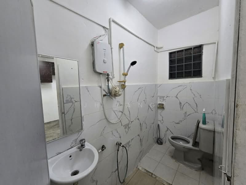 2-storey Terraced House for Sale in Taman Skudai Baru (Skudai) - JH Tang - Bathroom - PropertyGuru.com.my