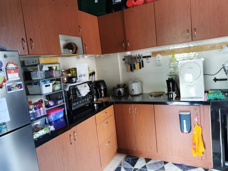 Apartment for Sale at Pangsapuri Melor - Hairul Azmi - Kitchen - PropertyGuru.com.my