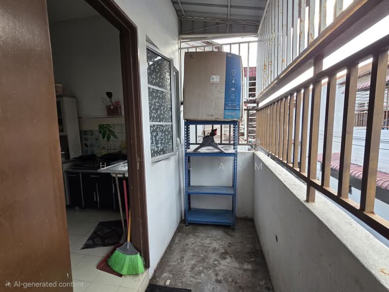 Townhouse for Sale in Saujana Utama (Puncak Alam) - Hairul Azmi - Kitchen - PropertyGuru.com.my