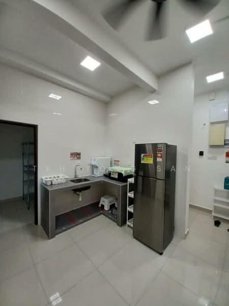 Service Residence for Rent at SkyVille 8 @ Benteng 8 - Teh Yong San - Kitchen - PropertyGuru.com.my