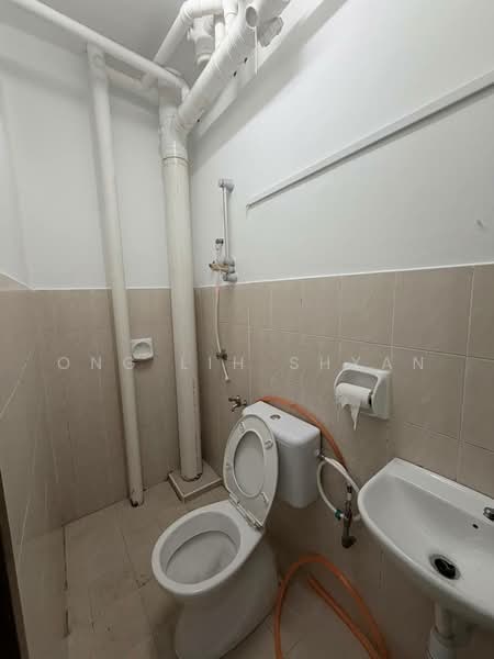 Apartment for Sale at Lake View Suites - Ong Lih Shyan - Bathroom - PropertyGuru.com.my