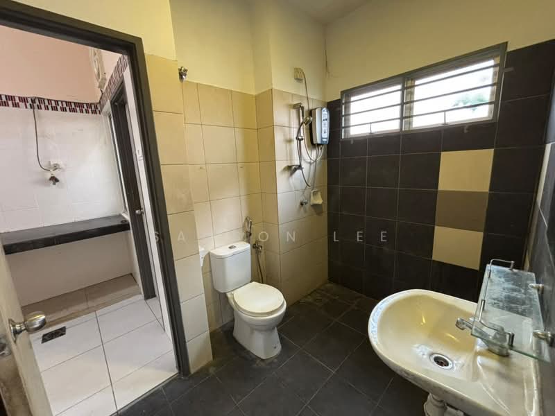 Rumah Teres 2-Tingkat untuk Dijual di Bandar Tasik Puteri (Rawang) - Samson Lee - Bathroom - PropertyGuru.com.my