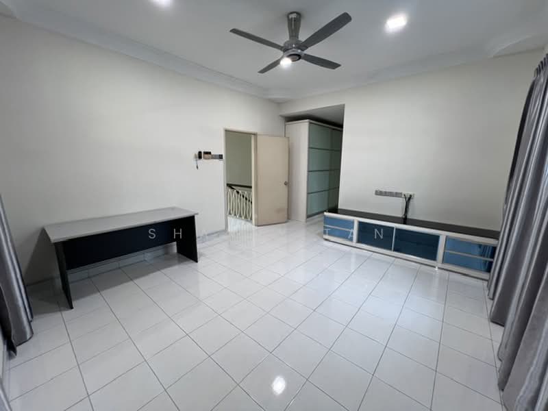 Rumah Teres 2 Tingkat untuk Dijual di Seri Sungai Long (Kajang) - Shanny Tan - Living Room - PropertyGuru.com.my
