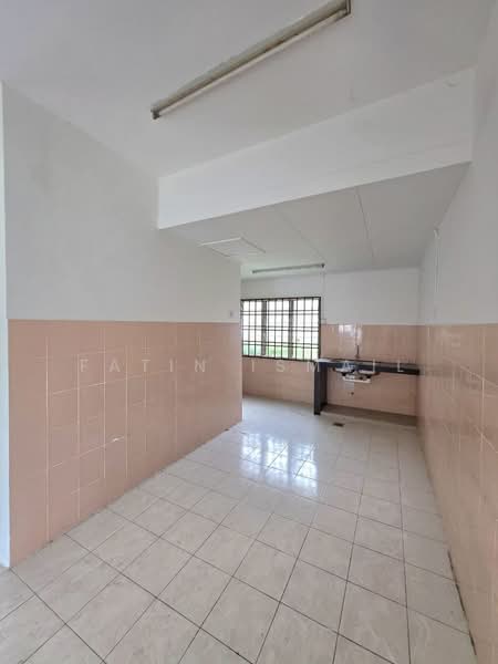Rumah Teres 2 Tingkat untuk Dijual di Taman Tasik Puchong (Puchong) - Fatin Ismail - Kitchen - PropertyGuru.com.my