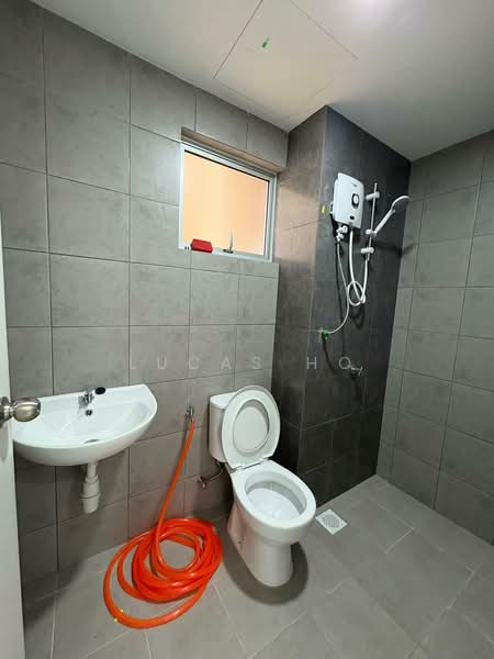 Condominium for Rent at Residensi Sateria - Lucas Ho - Bathroom - PropertyGuru.com.my