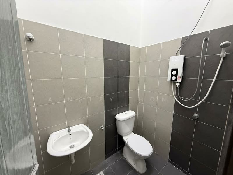 1-storey Terraced House for Sale in Ipoh (Perak) - Ainsley Thong - Bathroom - PropertyGuru.com.my