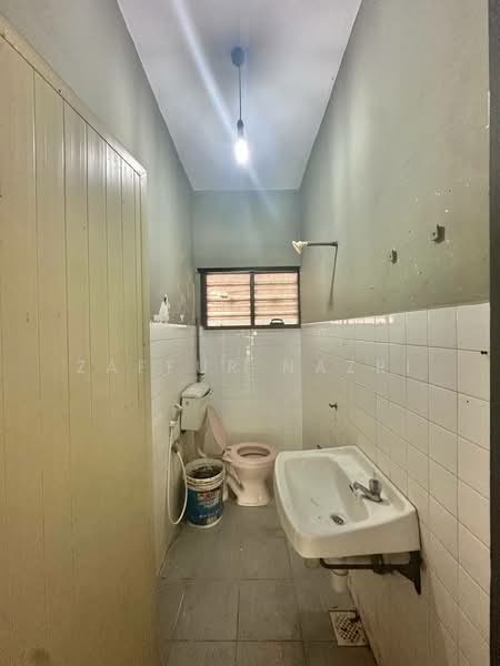 Terraced House for Sale in Taman Seraya (Ampang) - Zaffur Nazri - Bathroom - PropertyGuru.com.my