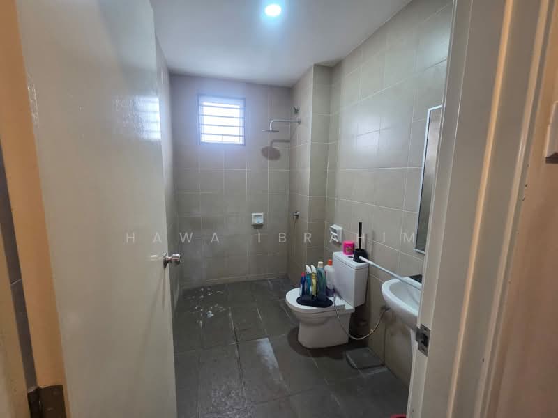 2-storey Terraced House for Sale in Nilai Impian (Nilai) - Hawa Ibrahim - Bathroom - PropertyGuru.com.my