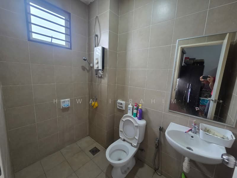2-storey Terraced House for Sale in Nilai Impian (Nilai) - Hawa Ibrahim - Bathroom - PropertyGuru.com.my