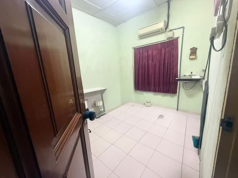 1-storey Terraced House for Sale in Taman Palm Grove (Klang) - Ang Agnes - PropertyGuru.com.my