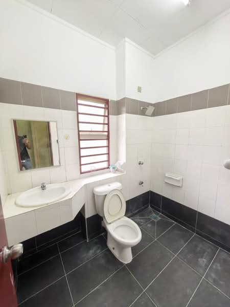 2-storey Terraced House for Rent in Bandar Bukit Raja (Klang) - Jayden Lee - Bathroom - PropertyGuru.com.my