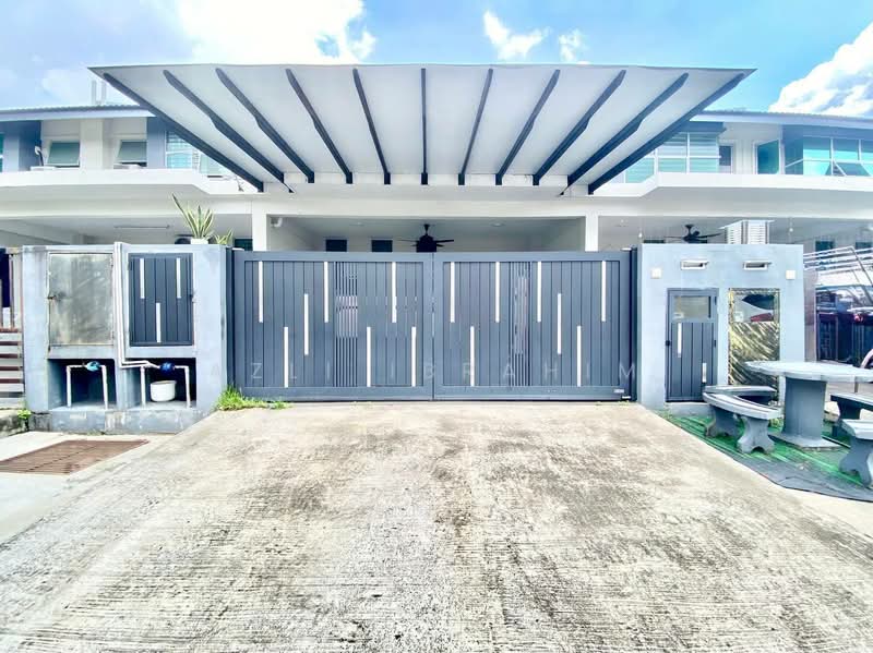 2-storey Terraced House for Sale in Taman Bangi Avenue (Bangi) - Azli Ibrahim - Exterior - PropertyGuru.com.my