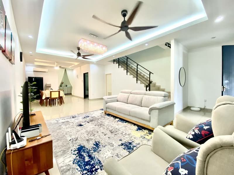 2-storey Terraced House for Sale in Taman Bangi Avenue (Bangi) - Azli Ibrahim - Living Room - PropertyGuru.com.my