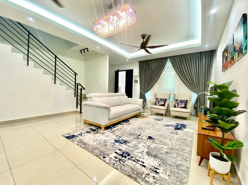 2-storey Terraced House for Sale in Taman Bangi Avenue (Bangi) - Azli Ibrahim - Living Room - PropertyGuru.com.my