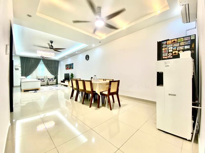 2-storey Terraced House for Sale in Taman Bangi Avenue (Bangi) - Azli Ibrahim - Living Room - PropertyGuru.com.my