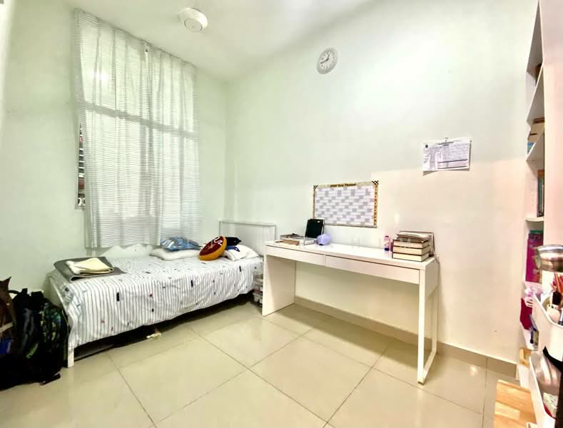 2-storey Terraced House for Sale in Taman Bangi Avenue (Bangi) - Azli Ibrahim - Bedroom - PropertyGuru.com.my