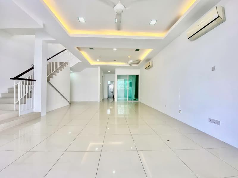 2-storey Terraced House for Sale in Taman Nadayu 92 (Kajang) - Zaffur Nazri - Living Room - PropertyGuru.com.my