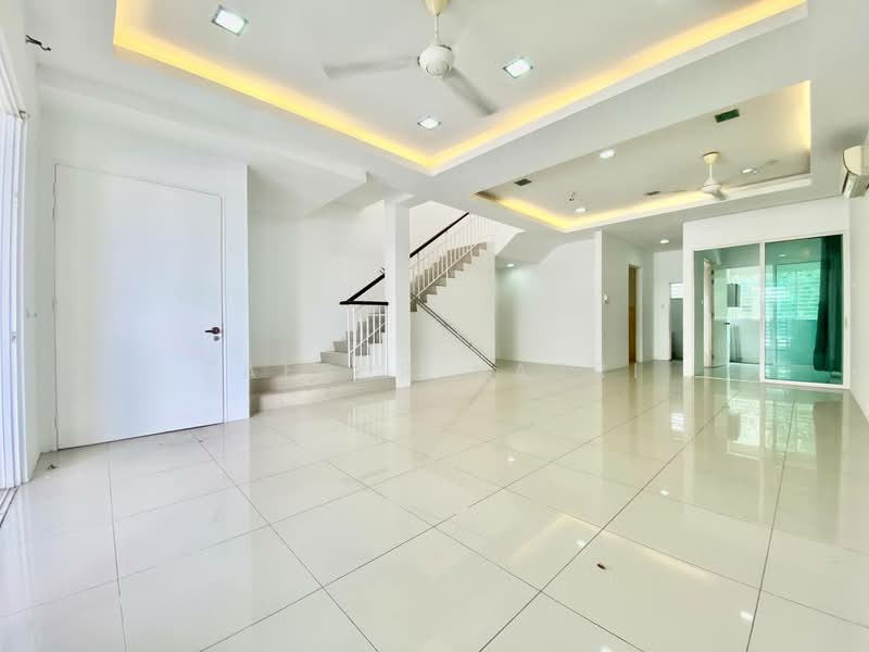 2-storey Terraced House for Sale in Taman Nadayu 92 (Kajang) - Zaffur Nazri - Living Room - PropertyGuru.com.my