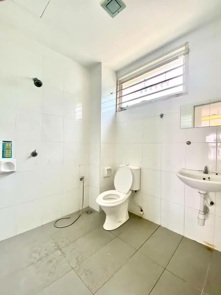 2-storey Terraced House for Sale in Taman Nadayu 92 (Kajang) - Zaffur Nazri - Bathroom - PropertyGuru.com.my