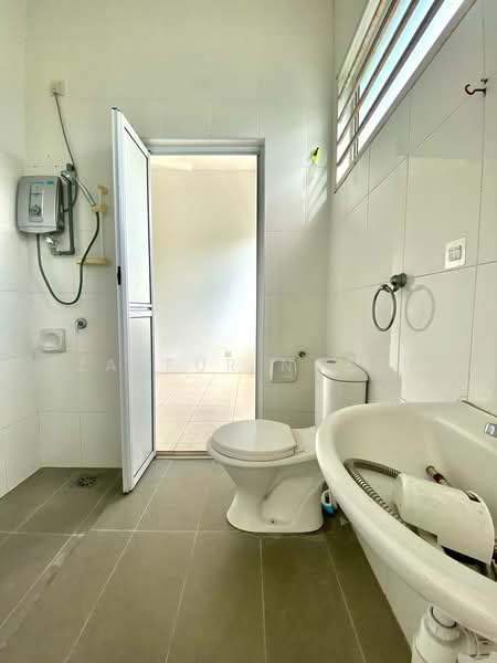 2-storey Terraced House for Sale in Taman Nadayu 92 (Kajang) - Zaffur Nazri - Bathroom - PropertyGuru.com.my