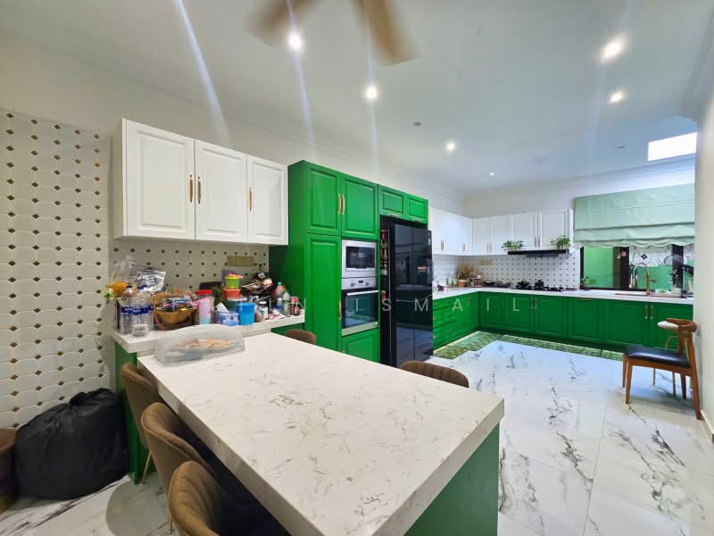 Semi-Detached House for Sale in Country Heights (Kajang) - Fatin Ismail - Kitchen - PropertyGuru.com.my
