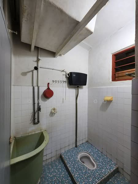 1-storey Terraced House for Sale in Kelebang (Ipoh) - Qazin Khoo - Bathroom - PropertyGuru.com.my