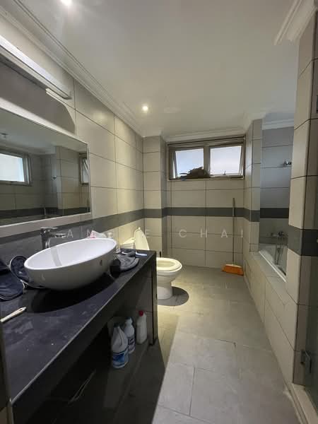Kondominium untuk Dijual di Bungaraya Condominium - Angie Chai - Bathroom - PropertyGuru.com.my